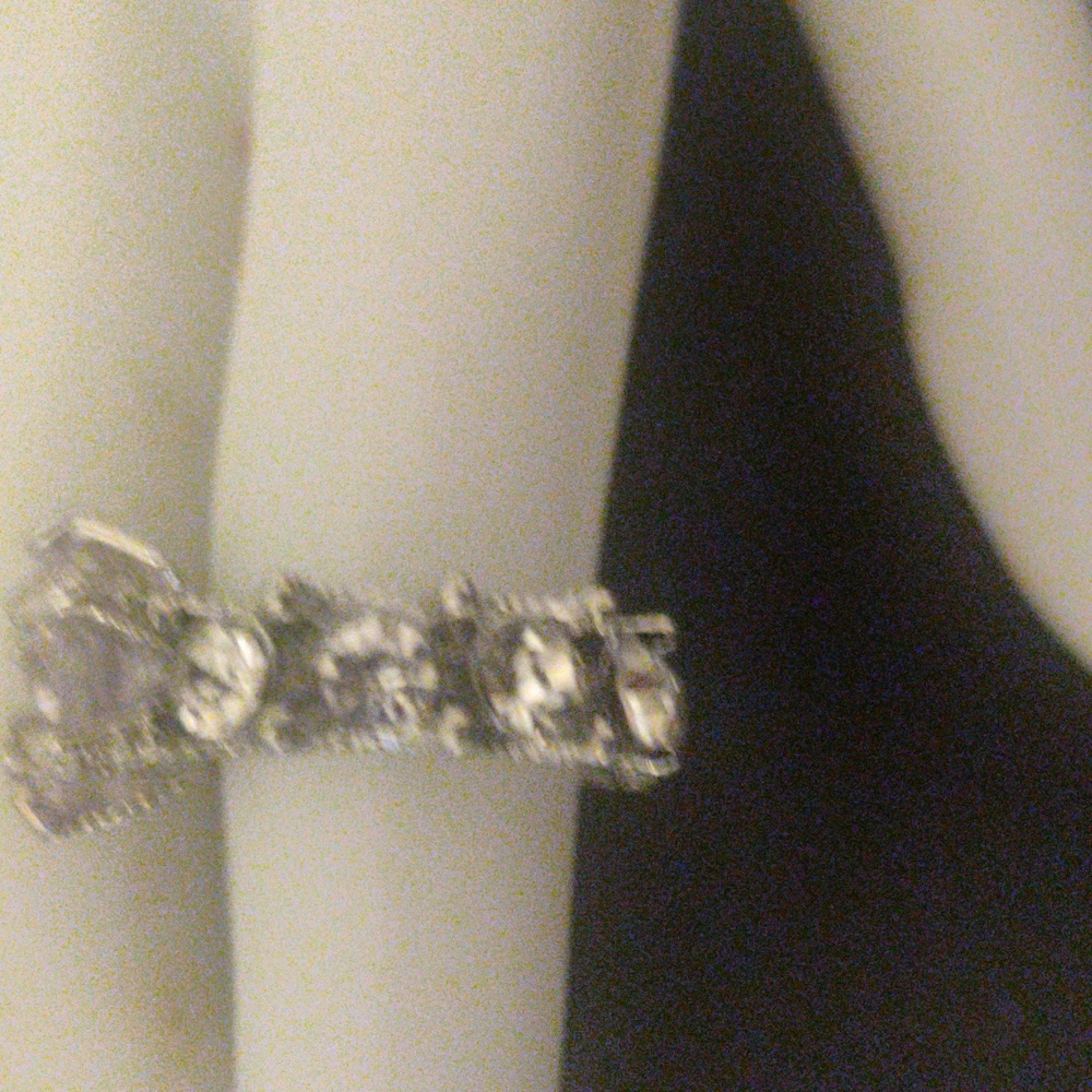 Gorgeous Ring - Picture 3 of 3